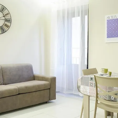 Celso E Saitta Per Saitta Holidays * باليرمو